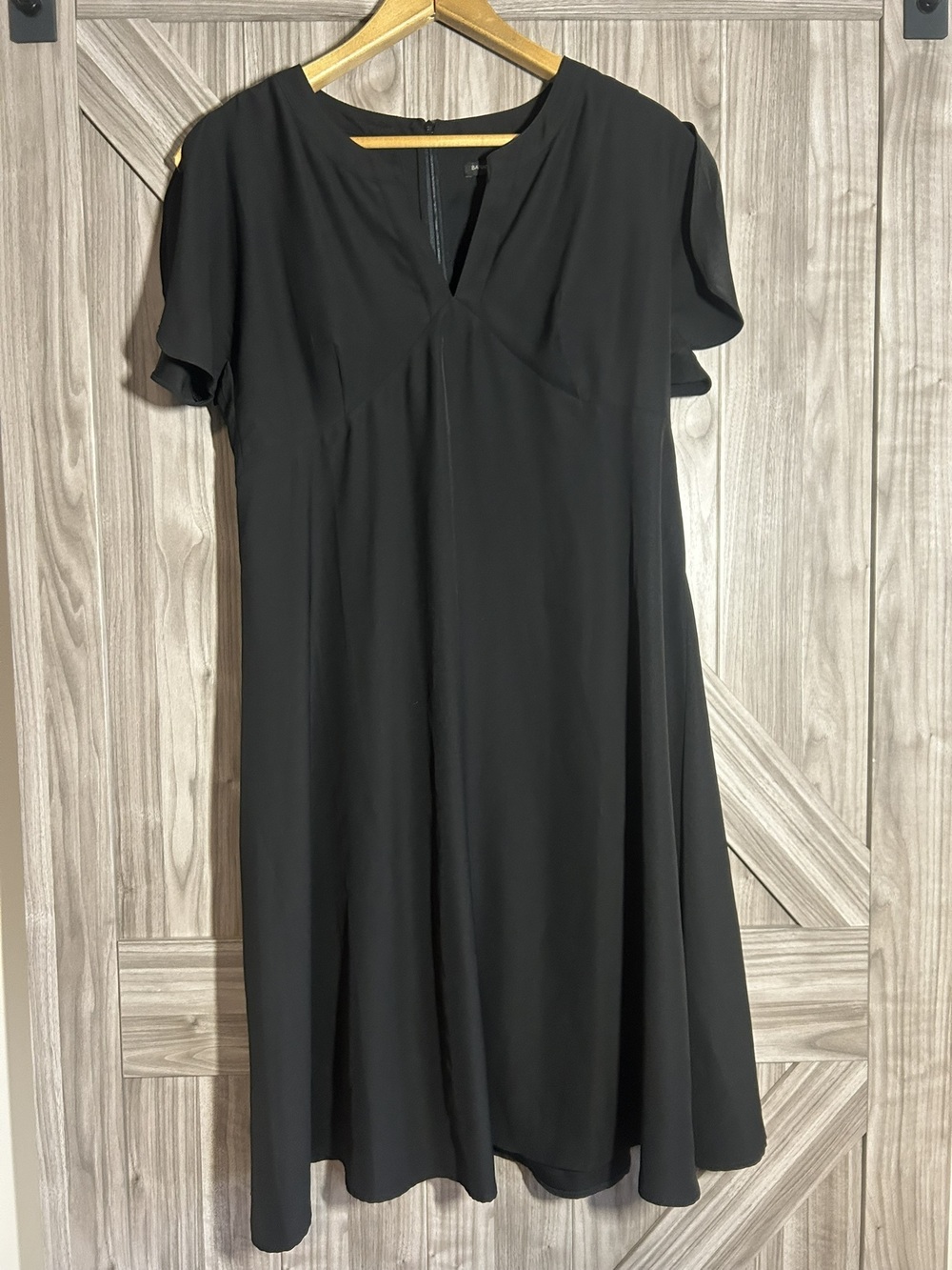 Banana Republic Black Flutter Sleeve V-Neck A-Line Midi Dress - Size 8